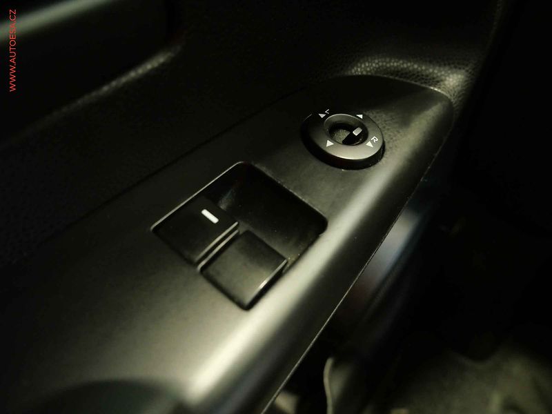 Kia Venga (2012) 1.4CRDi, ČR, AC, tažné - fotka 14 z 19