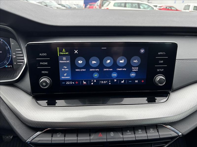 Škoda Octavia 1,5 TSI 110kW Ambition - fotka 22 z 32