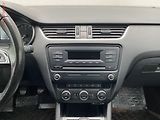 Škoda Octavia (2014) 2.0TDi, ČR, Elegance, bixen - náhled 12