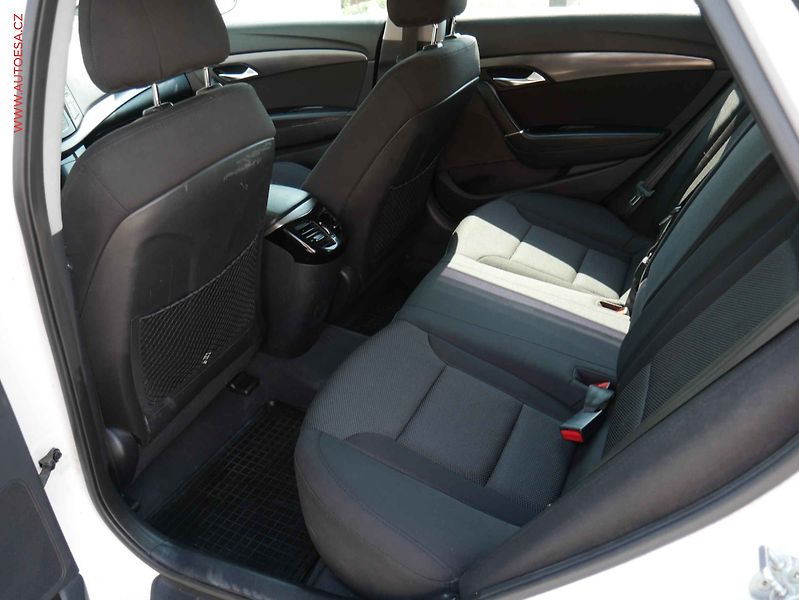 Hyundai i40 (2012) 1.7CRDI, ČR, AC, výhřev sed. - fotka 10 z 20