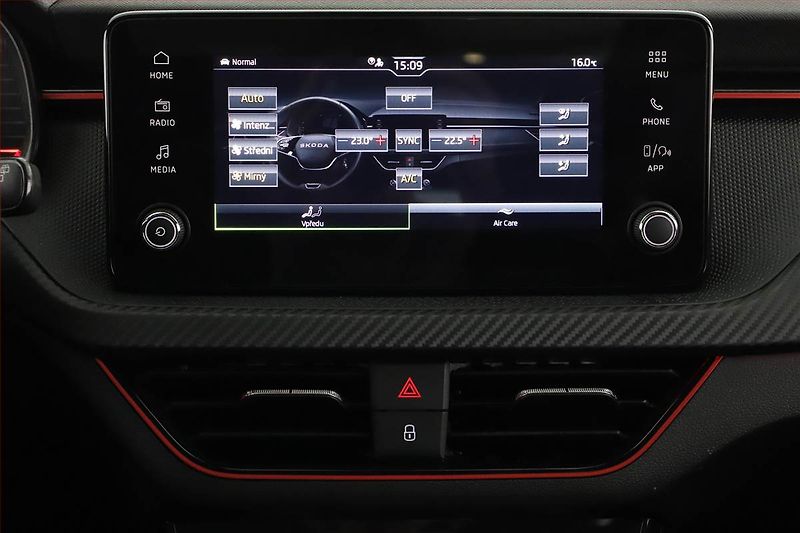 Škoda Kamiq (2026) 1.0 TSI, MONTE CARLO, KAMERA - fotka 13 z 17