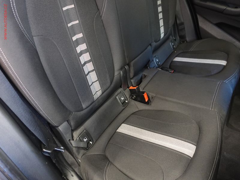 BMW X1 (2017) 2.0d xDrive18d, ČR, AT - fotka 13 z 26