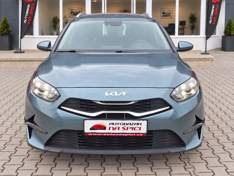 Kia Ceed (2023) SW 1.5T-GDI 118kW -1.MAJITEL - fotka 3 z 38