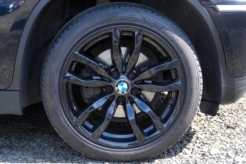 BMW X6 30d, Webasto, LED, HUD, Tažné - fotka 12 z 37