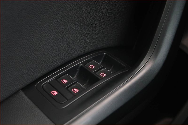 Seat Ateca (2017) 2.0 TDI, 4X4, Kůže, Navi - fotka 17 z 18