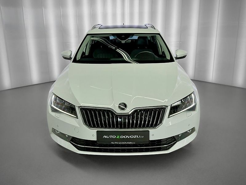 Škoda Superb 2.0TDI DSG 4X4 STYLE, ACC, PAN - fotka 2 z 27