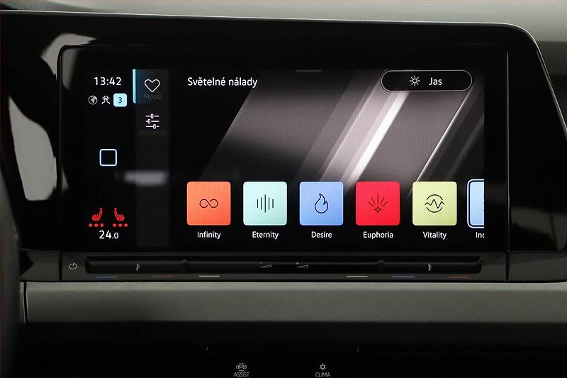 Volkswagen Golf (2023) Life 2.0 TDI, Automat - fotka 18 z 20