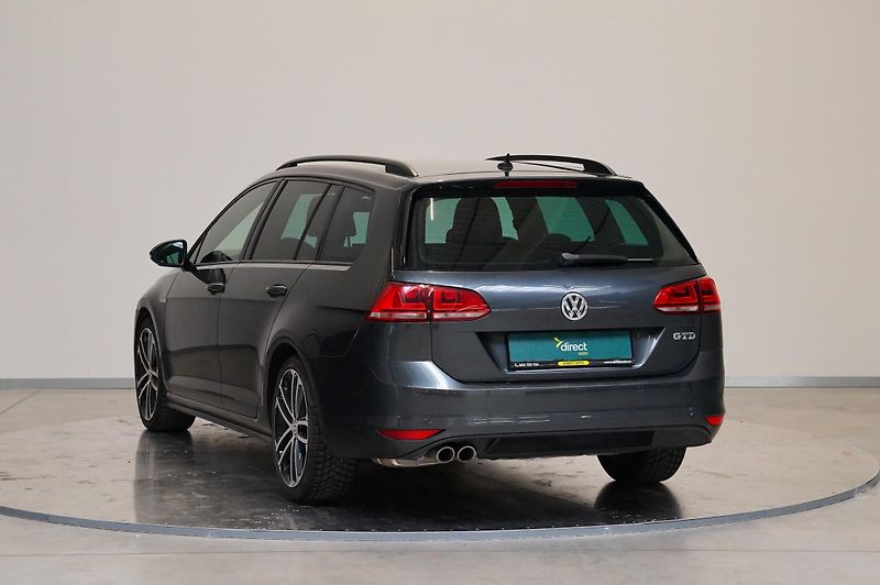 Volkswagen Golf - fotka 7 z 26