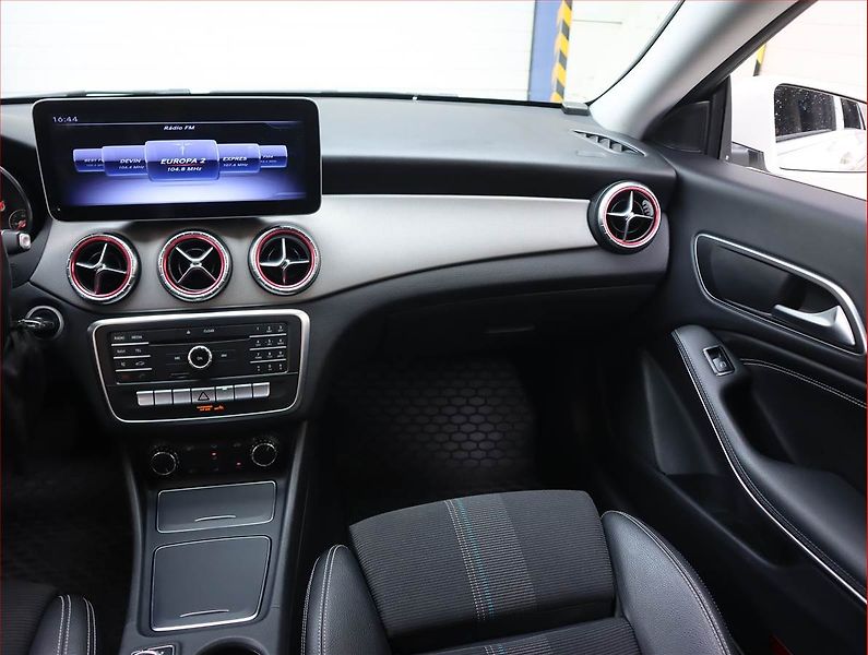 Mercedes-Benz CLA (2016) 200 CDI, Automat, Kůže, Navi - fotka 8 z 20