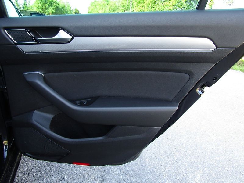 Volkswagen Passat (2021) 2.0 TDI DSG ACC - fotka 25 z 45