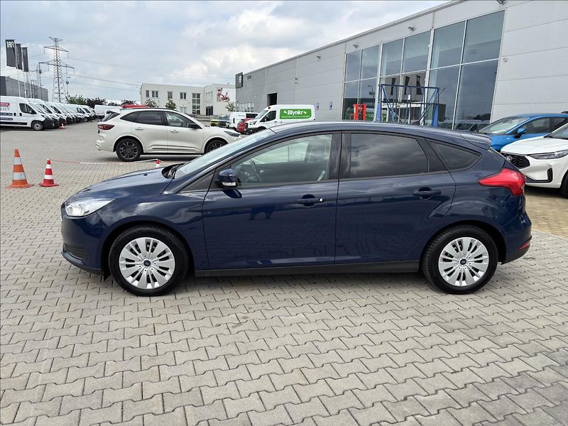 Ford Focus 1,6 Duratec Ti-VCT 77kW Trend - fotka 2 z 33