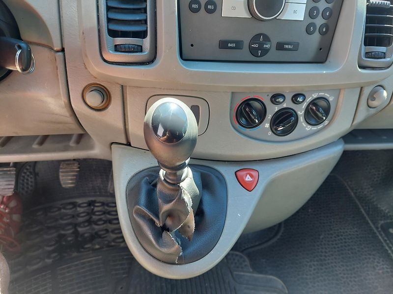 Opel Vivaro (2009) 2.0CDTi-84kW - fotka 13 z 22