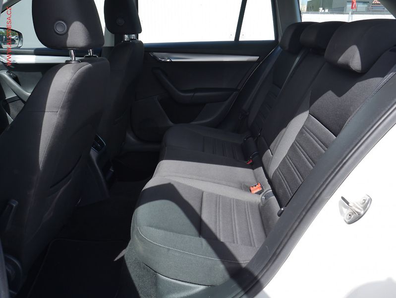 Škoda Octavia (2018) 1.6 TDi, ČR, Ambition Fresh - fotka 10 z 20