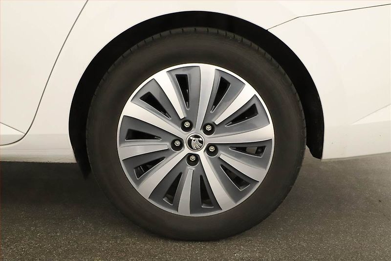 Škoda Superb (2020) iV 1.4 TSI PHEV - fotka 22 z 22