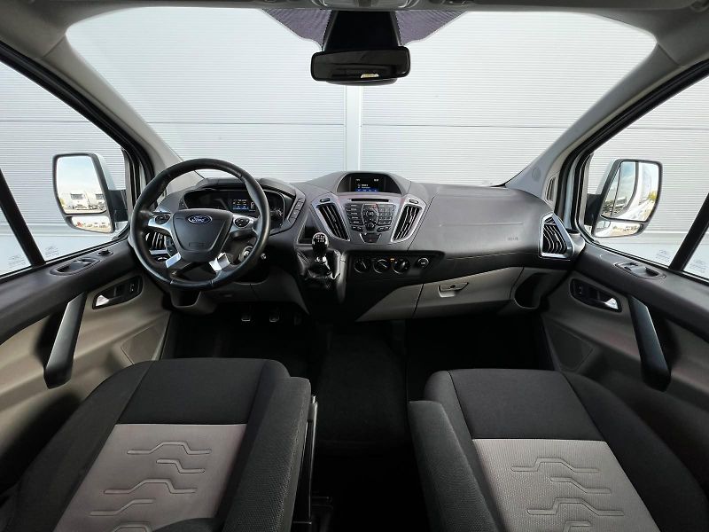 Ford Tourneo Custom 2.0TDCI 96kW 8-Míst DPH TZ - fotka 6 z 25
