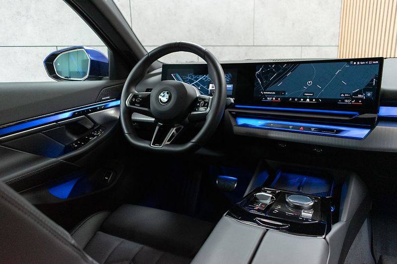 BMW Řada 5 540d xD ///M*ZÁRUKA*TAŽNÉ*ČR 1 - fotka 9 z 51