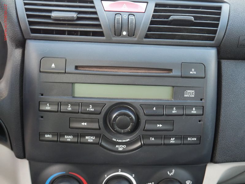 Fiat Stilo (2004) 1.6i, AC, park.čidla - fotka 12 z 16