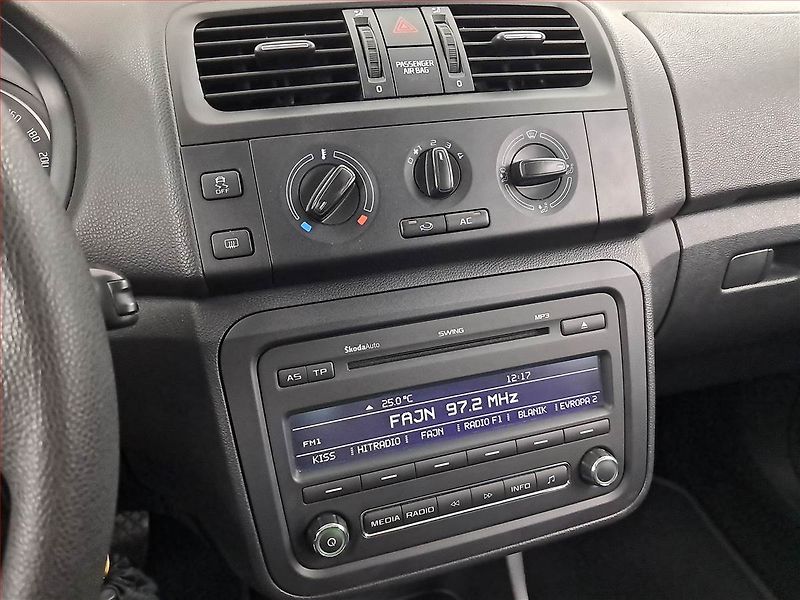 Škoda Fabia (2011) 1.2 TSI, Automat, Tempomat - fotka 12 z 14