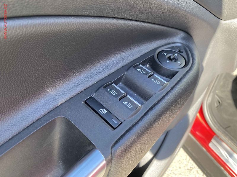 Ford Kuga (2018) 2.0 TDCi 4x4, Titanium, navi - fotka 12 z 18