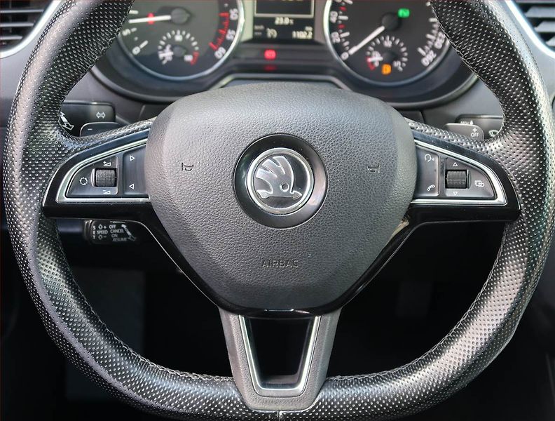 Škoda Octavia (2015) 2.0 TDI, 4X4, Automat, Kůže - fotka 17 z 26
