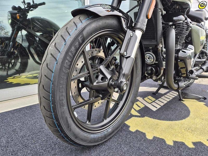 Royal Enfield Shotgun 650 (2026) - fotka 10 z 23