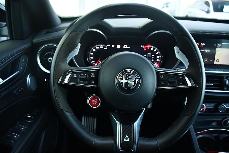 Alfa Romeo Stelvio 2.9V6 Bi-T.382 kW QUADRIFOGLIO - fotka 22 z 45