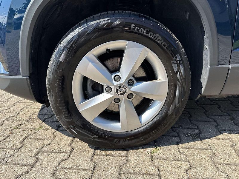 Škoda Karoq (2022) 1.0 TSI Ambition - fotka 27 z 32