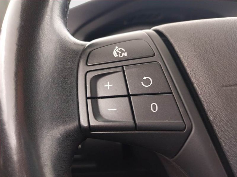 Volvo V40 (2012) 2.0 D4, Serv.kniha - fotka 18 z 19