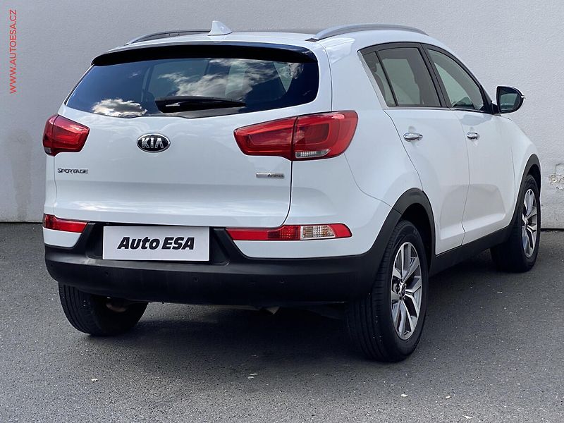 Kia Sportage (2014) 1.7 CRDi, Premium, panor - fotka 4 z 18