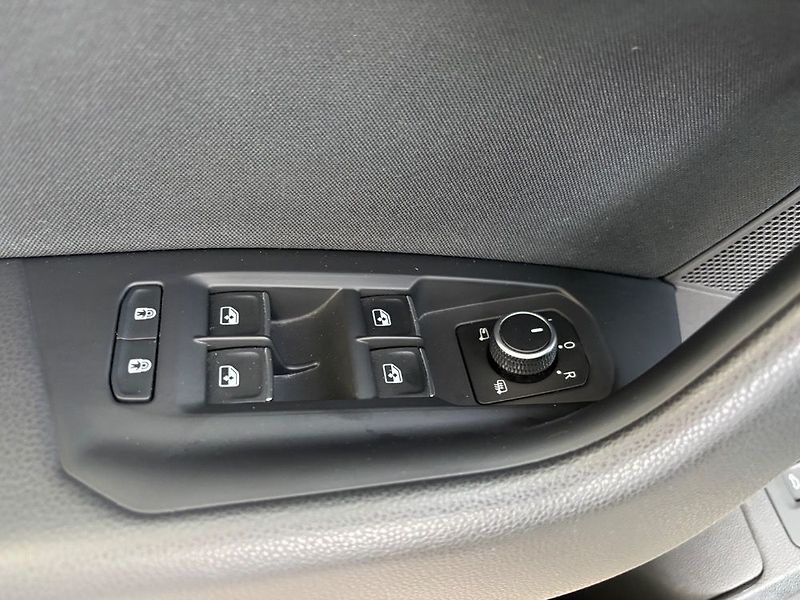 Volkswagen Touareg 3.0 TDI 170kW Tiptronic - fotka 6 z 17