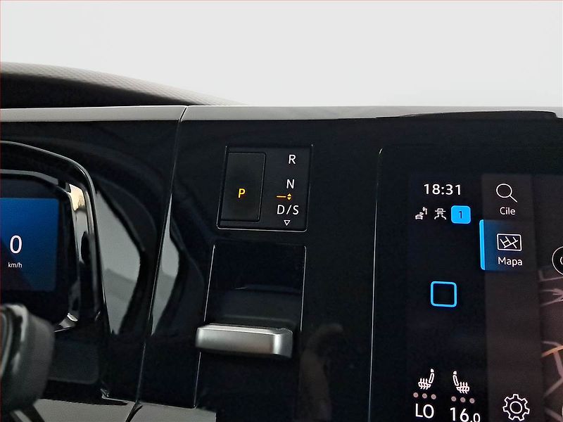 Volkswagen Multivan (2022) Style 2.0 TSI, ČR, DPH - fotka 16 z 22