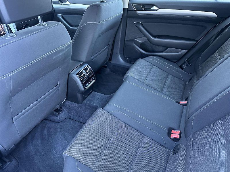Volkswagen Passat (2018) Variant 2.0 TDI DSG Comfortlin - fotka 8 z 27