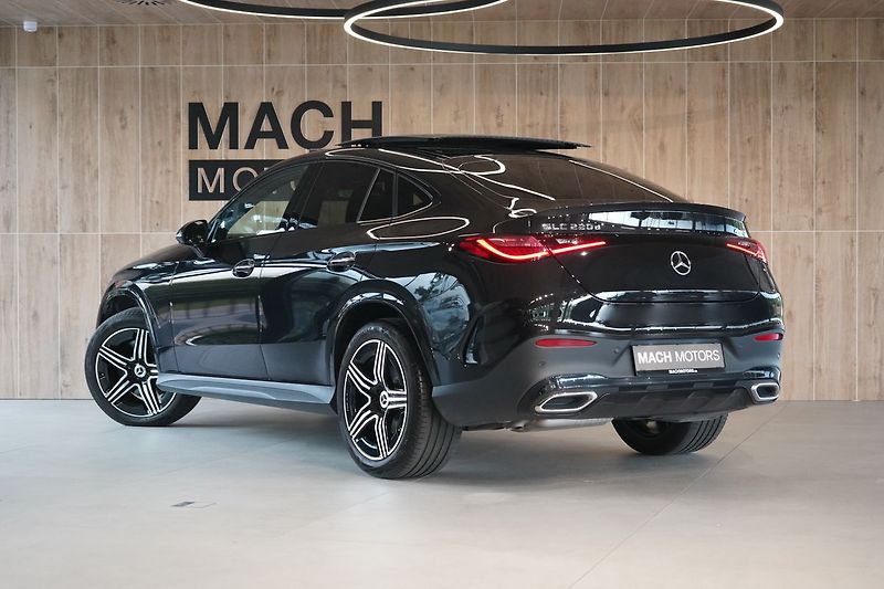 Mercedes-Benz GLC 220d Kupé 4M AMG, Masáž, 360° - fotka 12 z 50