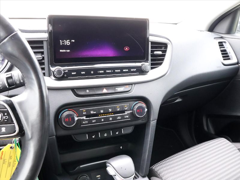 Kia Ceed 1,5 T-GDI 117kW DCT TOP DPH CZ - fotka 20 z 29