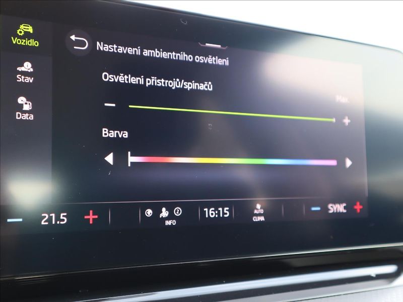 Škoda Octavia 1,5 TSi 110kW Selection ParkPi - fotka 23 z 38