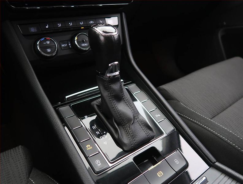 Škoda Superb (2015) Ambition 1.8 TSI, Automat - fotka 13 z 23