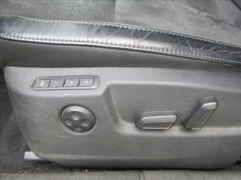 Škoda Superb 2,0 TDi Závada Přev. Panorama - fotka 23 z 30