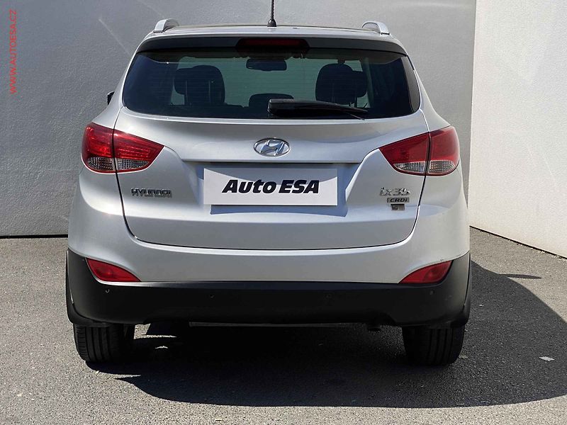 Hyundai ix35 (2012) 1.7 CRDi, ČR, AC, panor - fotka 5 z 18