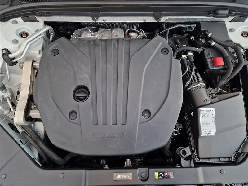 Volvo V60 B4 FWD Momentum Pro,ČR,1.Maj. - fotka 42 z 50