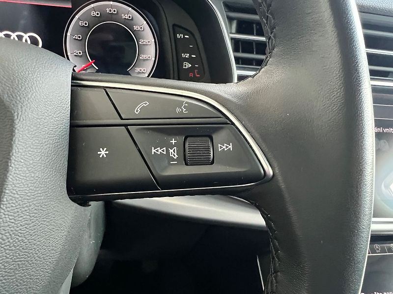 Audi Q7 S-line  45TDI 170kW - fotka 8 z 22