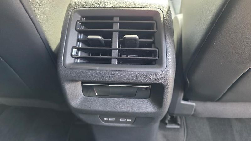 Volkswagen Tayron (2025) 1.5 PHEV 150kW Elegance SoH100 - fotka 18 z 46