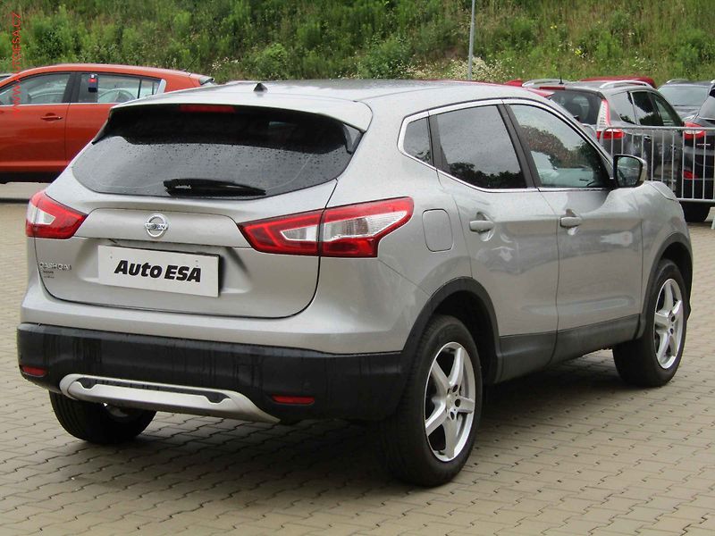 Nissan Qashqai (2017) 1.6 DiG-T, ČR, Acenta, +kola - fotka 4 z 17