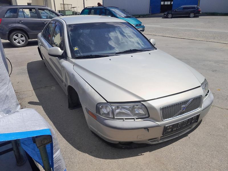 Volvo S60 NÁHRADNÍ DÍLY - fotka 3 z 7