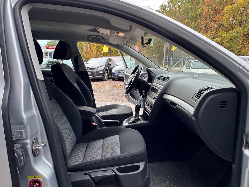 Škoda Octavia (2010) 1.6 TDi, odpočet DPH - fotka 15 z 32