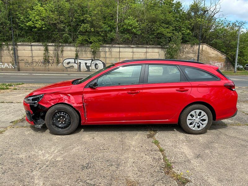 Hyundai i30 1.0 T-GDi 74 kW Comfort ČR DPH - fotka 3 z 23