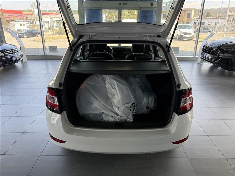 Škoda Fabia 1,0   TSI 70kW,SERVISKA - fotka 21 z 23