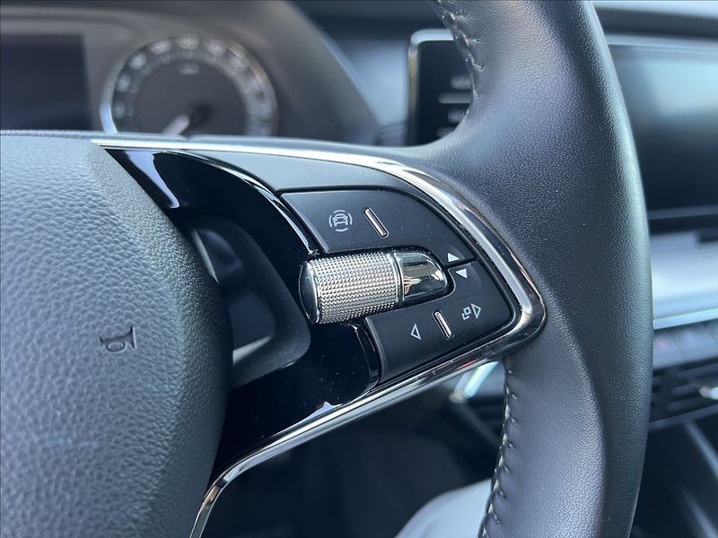 Škoda Octavia 2,0 TDI 85kW Active Combi - fotka 26 z 37