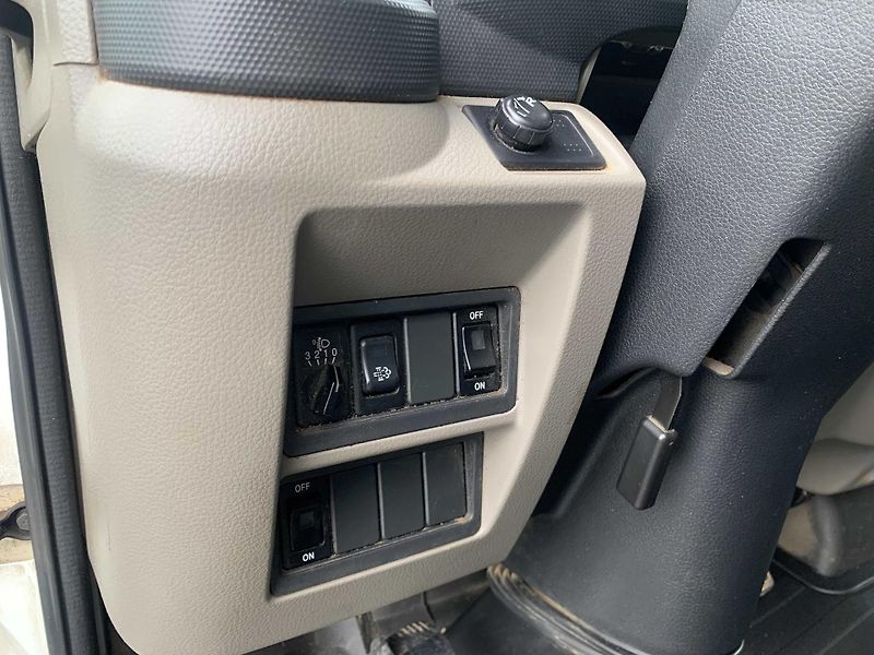 Nissan Cabstar NT400 2.5 dCi 100 kW SKLÁPĚČ - fotka 14 z 17