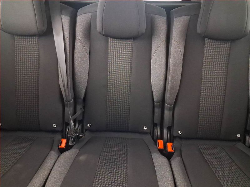 Peugeot 5008 (2019) 1.5 BlueHDi, Automat, 7 míst - fotka 10 z 16