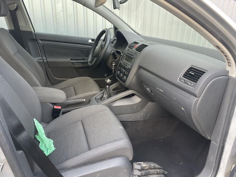 Volkswagen Golf 1.9 tdi 77kw NÁHRADNÍ DÍLY - fotka 4 z 6